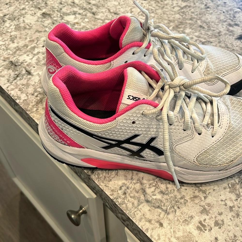 ASICS women’s 7.5 tennis/pickleball shoes